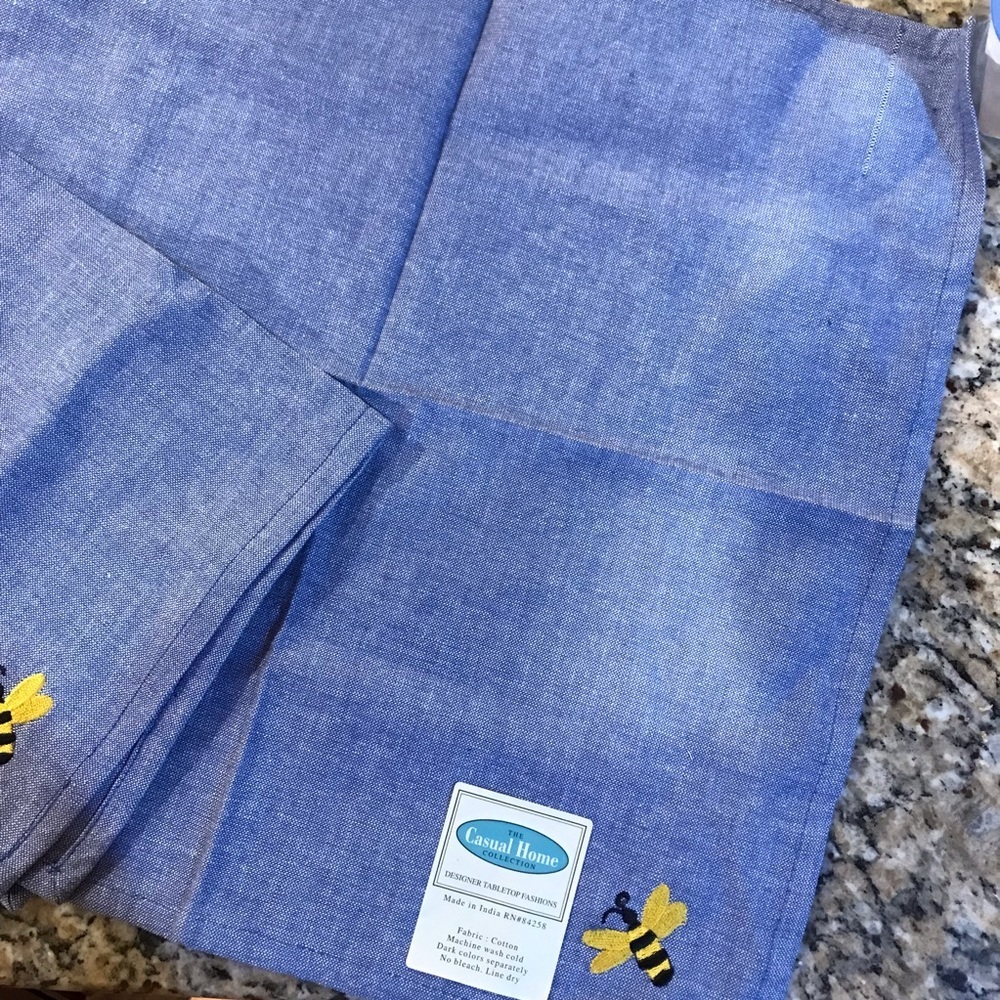 🐝Denim Bumblebee Dinner Napkins - Picture 3 of 3